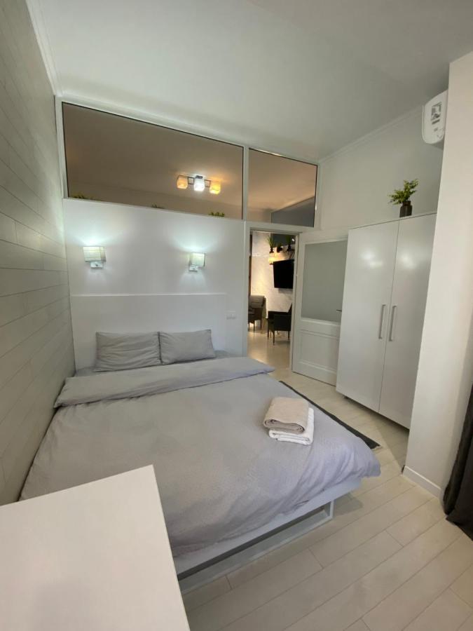 New Double Room Luxury Apartment In The Center Chisináu Exterior foto