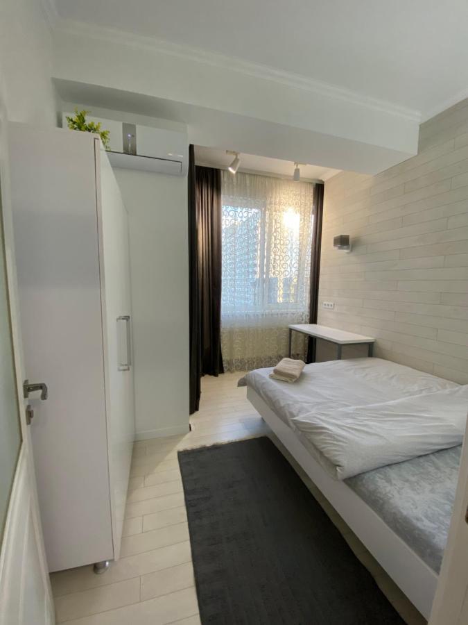 New Double Room Luxury Apartment In The Center Chisináu Exterior foto